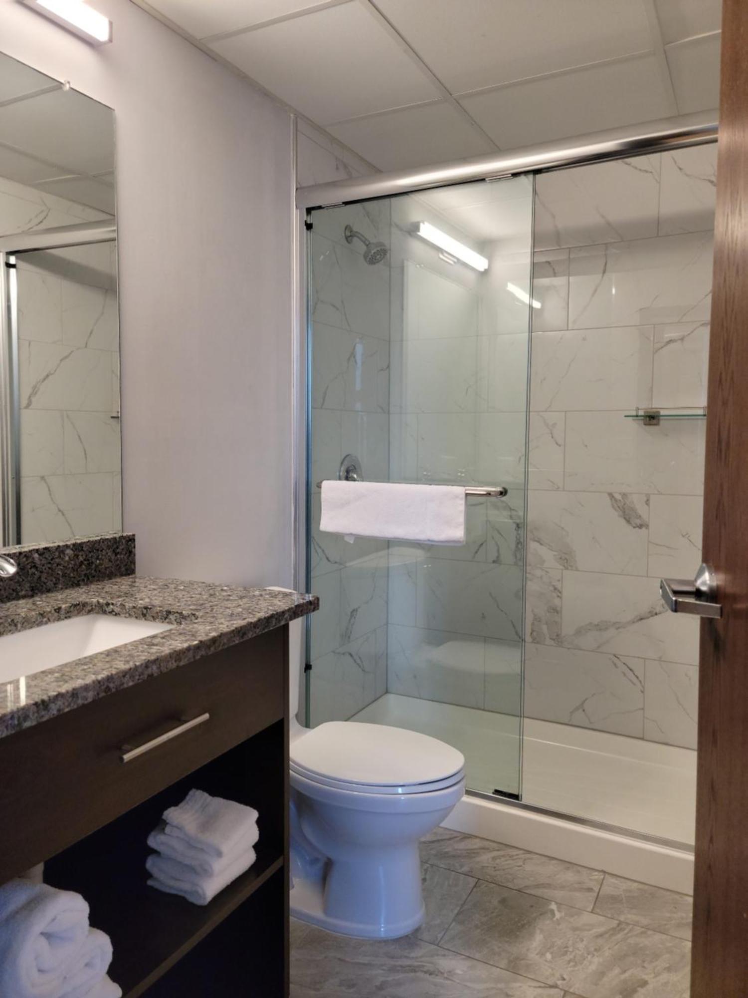 Ariel Broadway Hotel Lorain 외부 사진