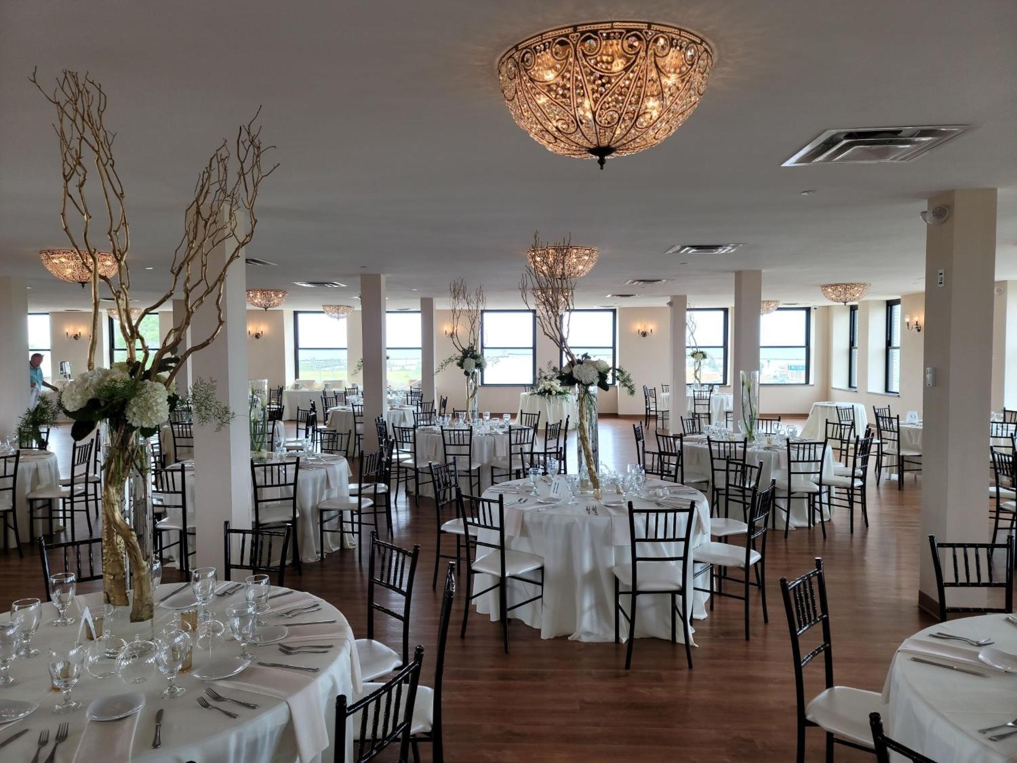 Ariel Broadway Hotel Lorain 외부 사진