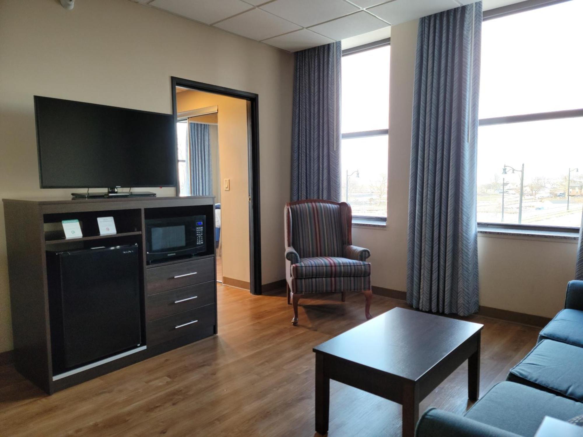 Ariel Broadway Hotel Lorain 외부 사진