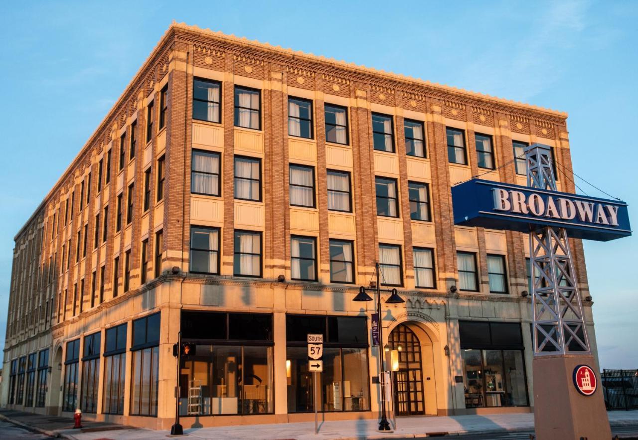 Ariel Broadway Hotel Lorain 외부 사진