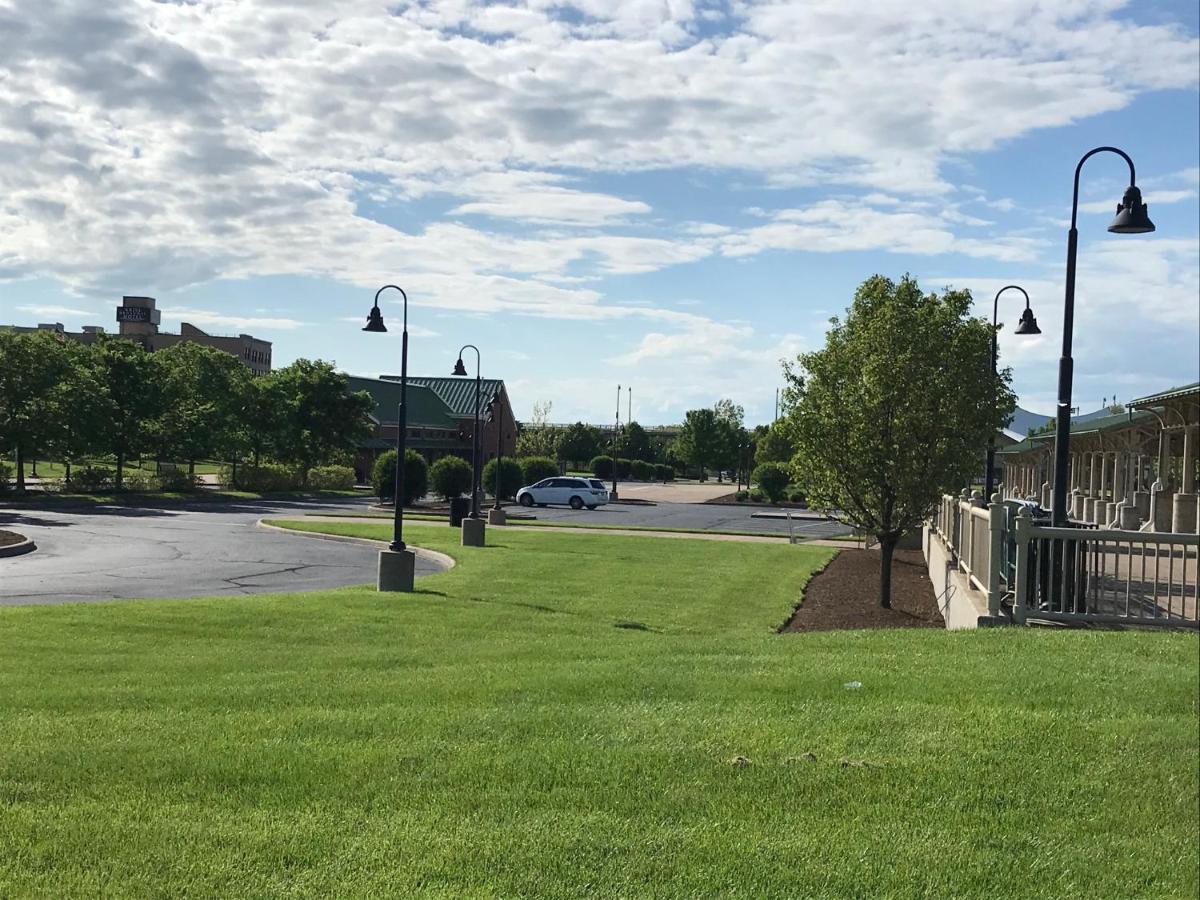 Ariel Broadway Hotel Lorain 외부 사진